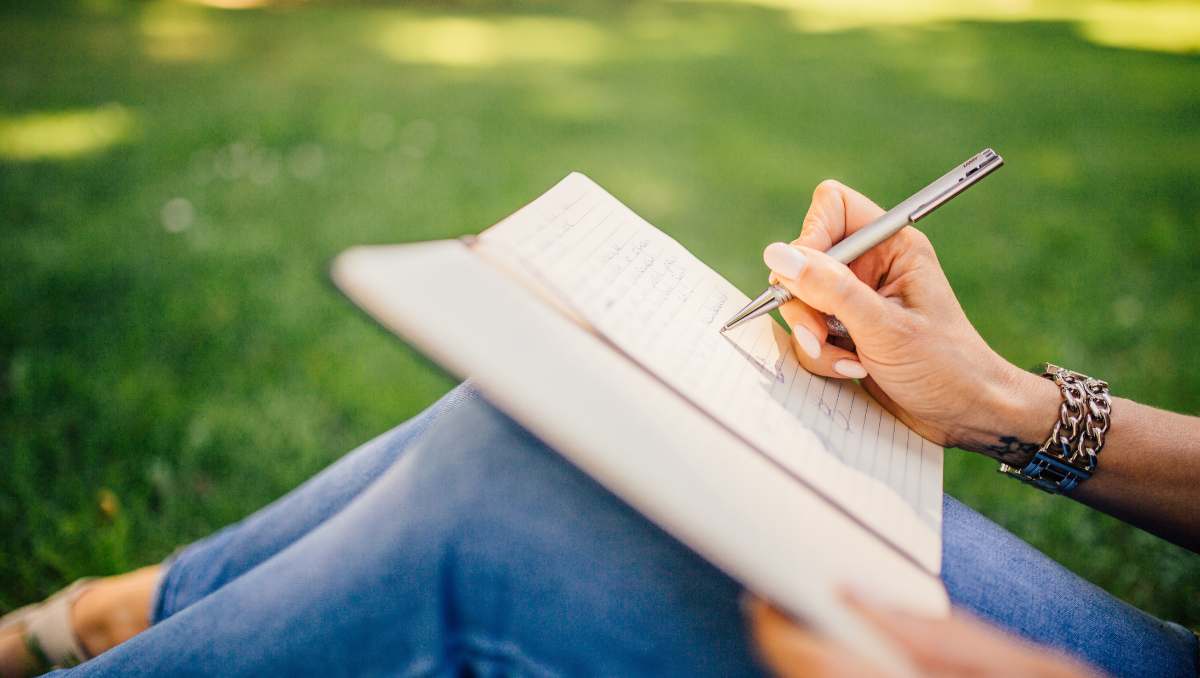 10 ways to build your resilience - expressive writing